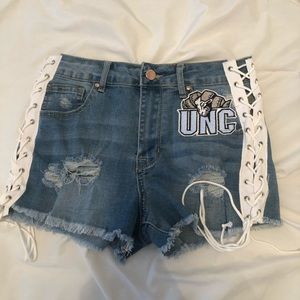 TRENDY JEAN SHORTS W UNC PATCH AND TIE UP SIDES